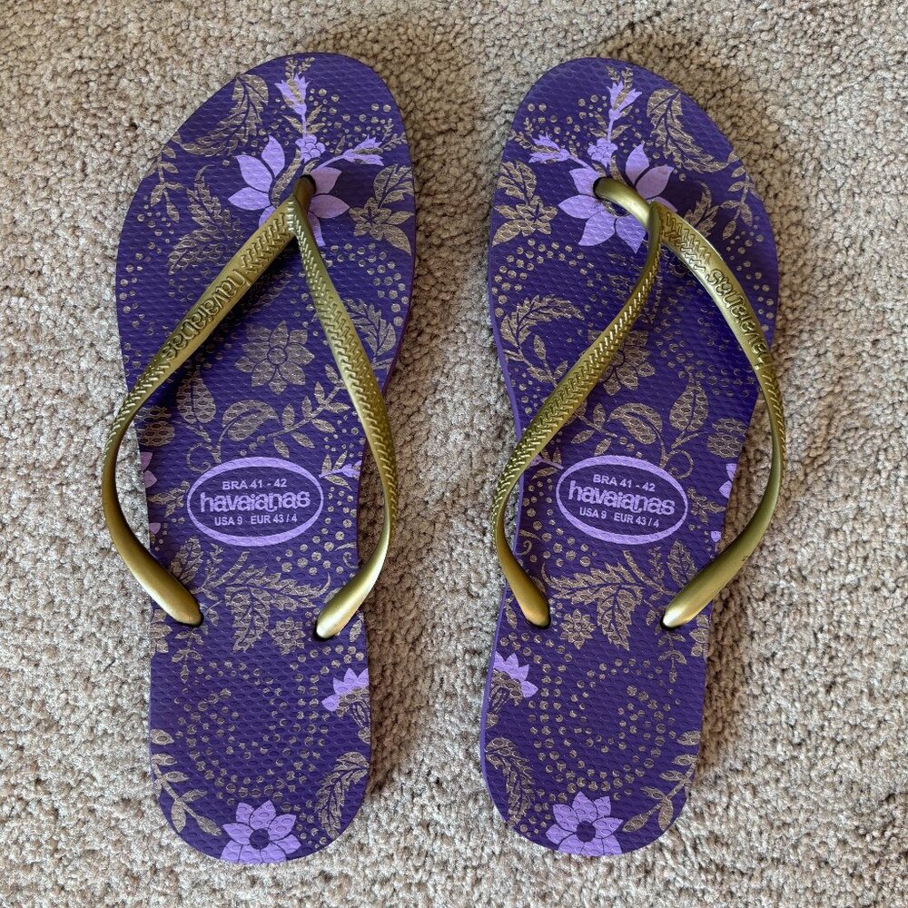 Slim Point Havianas Purple and Metallic Gold Flip Flops 9